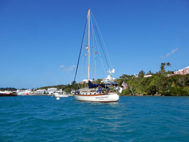 Distant Horizon on a Mooring