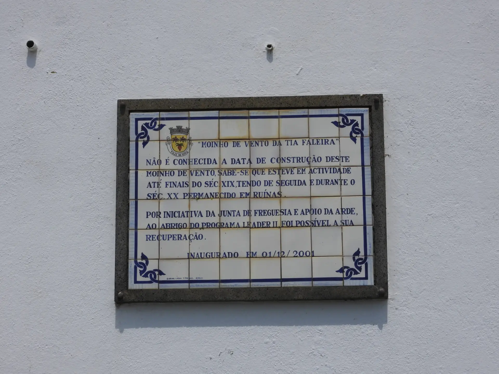 Tiled Plaque written in Portuguese